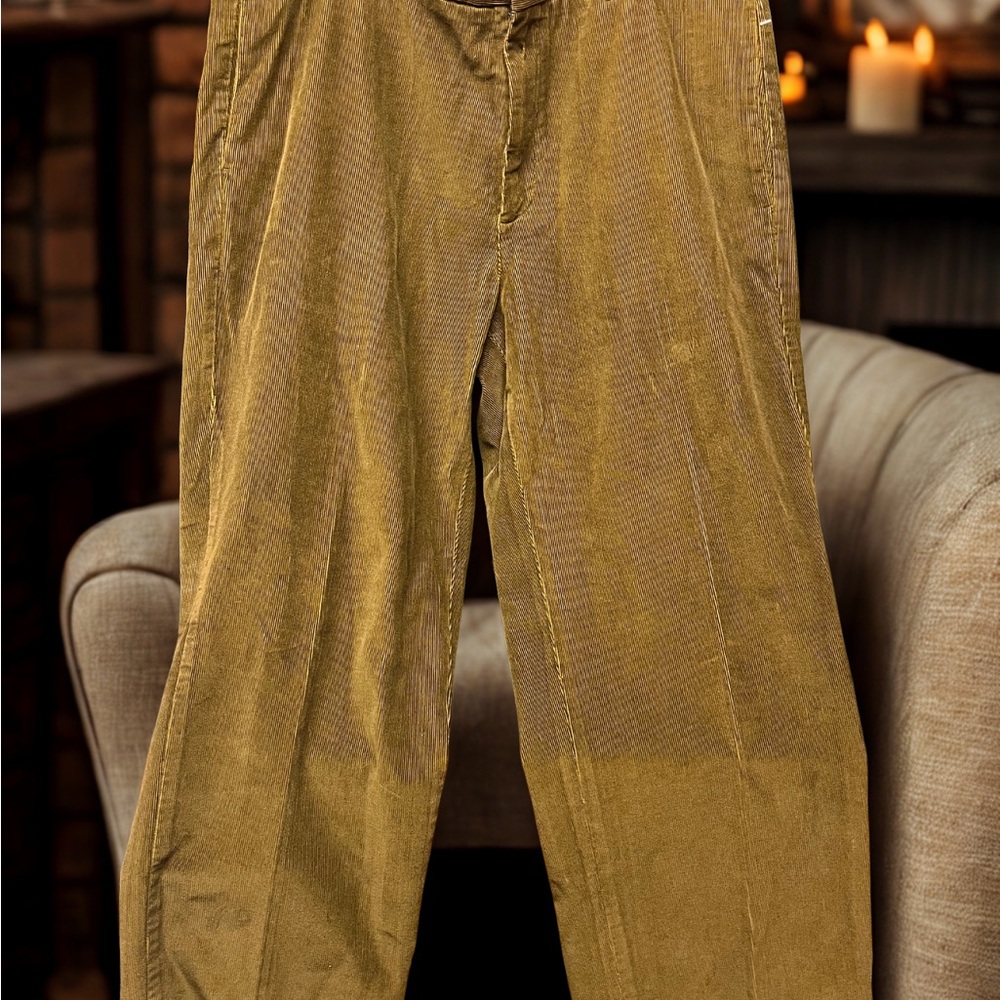 GAP Men's Corduroy Pants in Tan